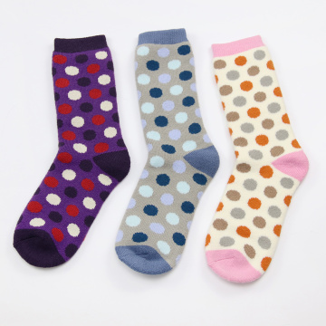 Nouvelles chaussettes à pois en coton pur