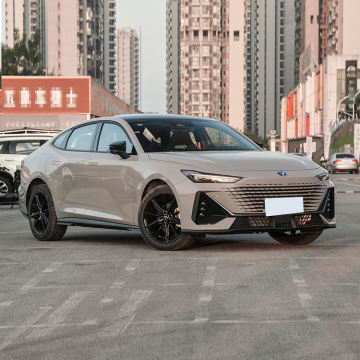 費用対効果の高いChangan UNI-V 2023 1.5Tスポーツバージョン