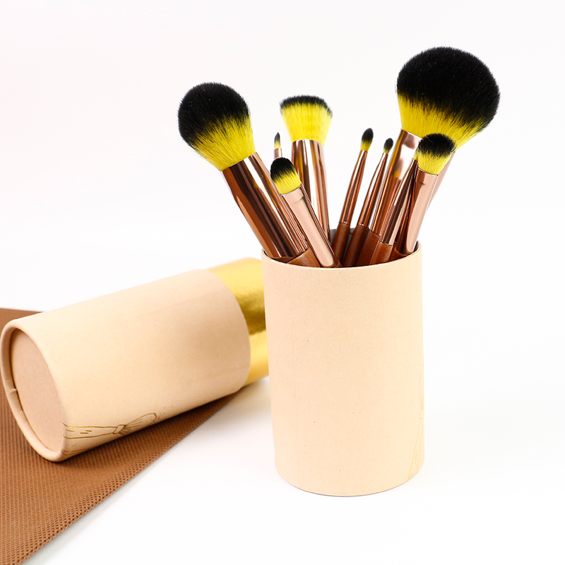 Cosmetic brush 008