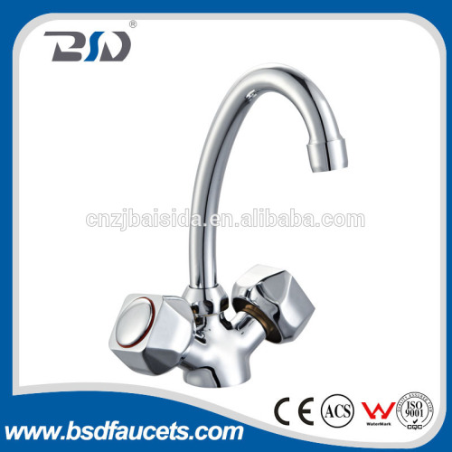 2016 Popular taizhou faucet manufactuer Dual Handle brass Antique basin faucet exported to middle east orient
