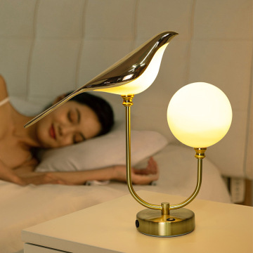 Lampe de chambre à balle en verre d'oiseau exquis