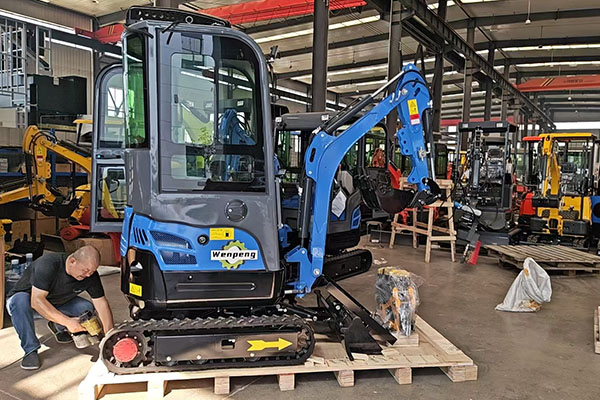 تسليم الحفارة الزاحفة الصغيرة EX15 1.5TON EX15 1.5TON Mini Crawler Excavator Delivery