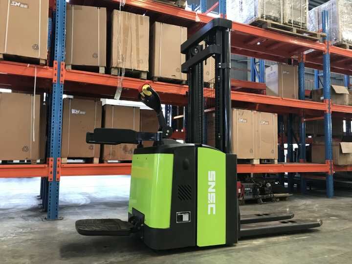 2 ton Electric Stacker