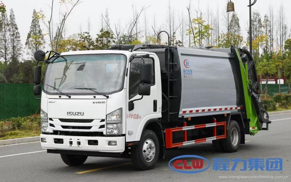 4*2 Isuzu Rear Loader Garbage Compactor Truck