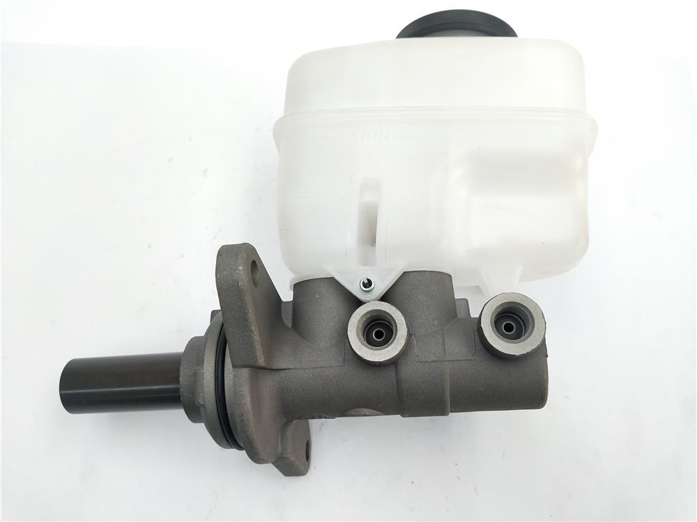 Brake master cylinder for TOYOTA LAND CRUISER 09-