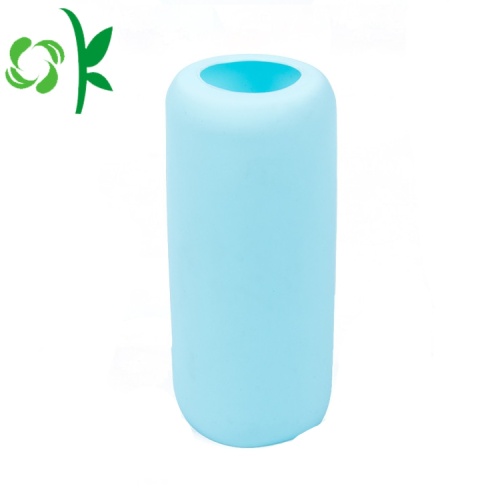 Silicone isolado garrafa de bebê de vidro Sipper quente