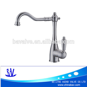 Deck mounted antique brass basin faucet China supplier