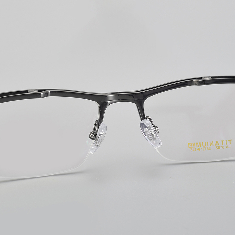 Titanium Alloy Eyeglasses