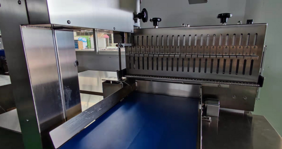 Industrial Automatic Bone Saw Meat Cutting Machine