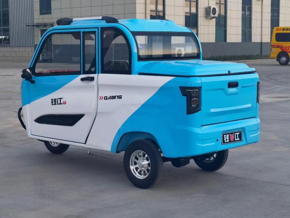 Smart Fully Enclosed Electric Tricycle