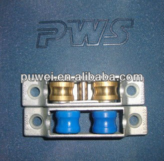 9.10.20025A sliding PVC window roller