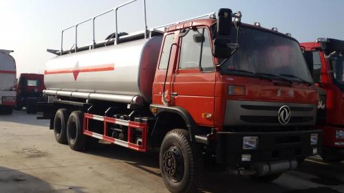 Camion 6 x 4 pétroliers de DONGFENG