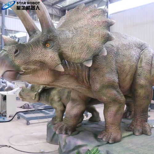 Kombinasi triceratops animatronik yang realistis untuk dijual