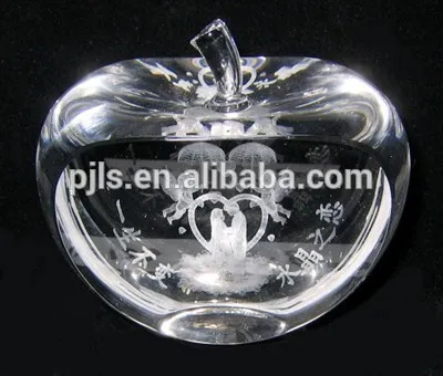 Engraved Optic Clear Apple Crystal Apple Paperweight For Business Gifts