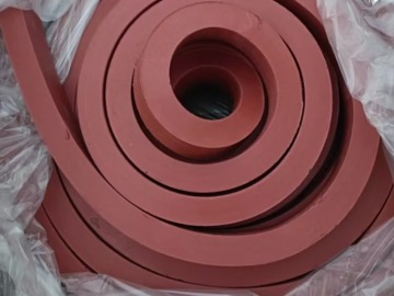Rubber waterstop strip that expands in case of water