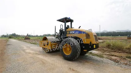 Caterpillar SEM Vibratory Road Roller
