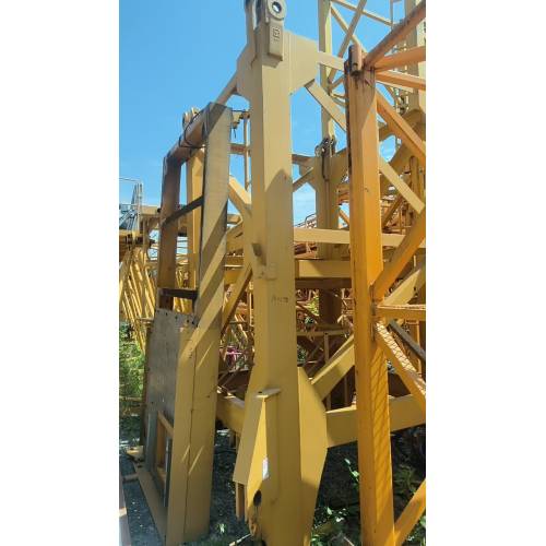Accesorios para secciones de mástil de grúa torre