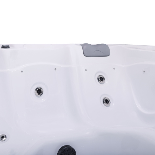 Two loung seat hot tubs