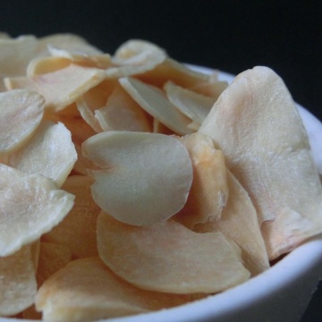 dehydrated garlic flakes with small packing