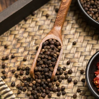 Kitchen white pepper granules