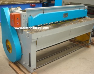 Thin plate shearing machine