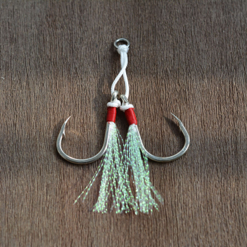 Runtoo Doppelassistenten Jigs Haken Pitch Luminous Feather Jig Lure für Salzwasserfischen