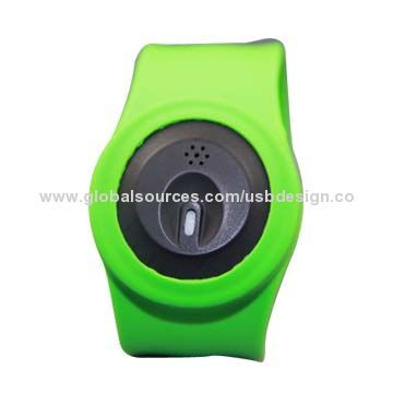 2014 Shenzhen Bluetooth Remote Shutter for Cellphone Children Monitor Key Finder