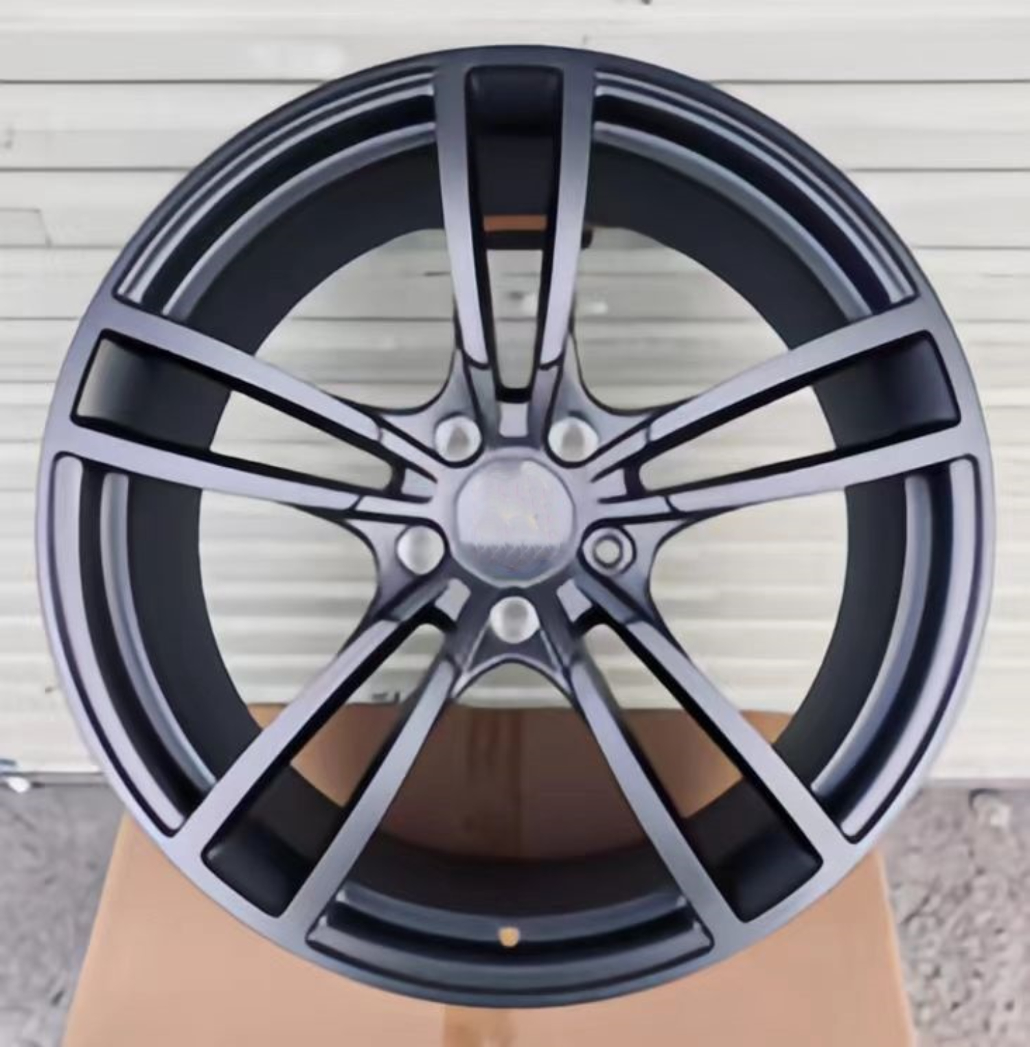 Magnésium pour Porsche Mission x Ustomized Wheels