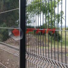 PVC Coated Galvanized Triangle Bending Welded Wire Fence