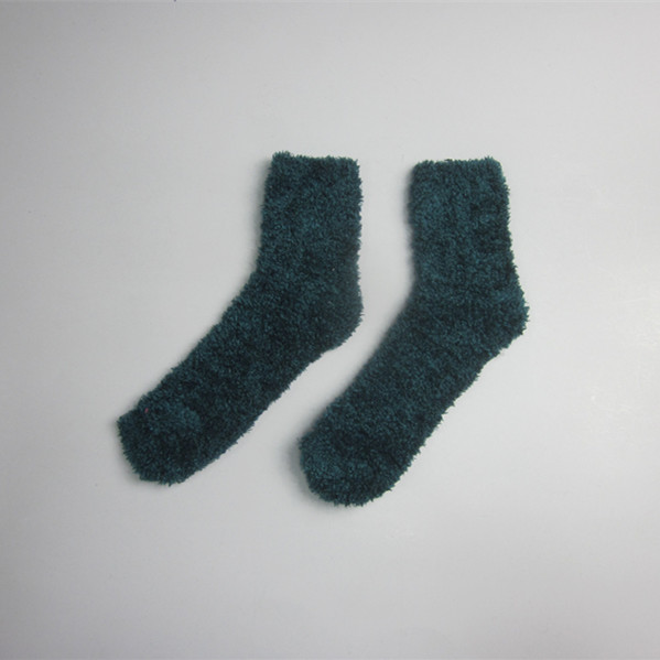 Feather Yarn Socks 