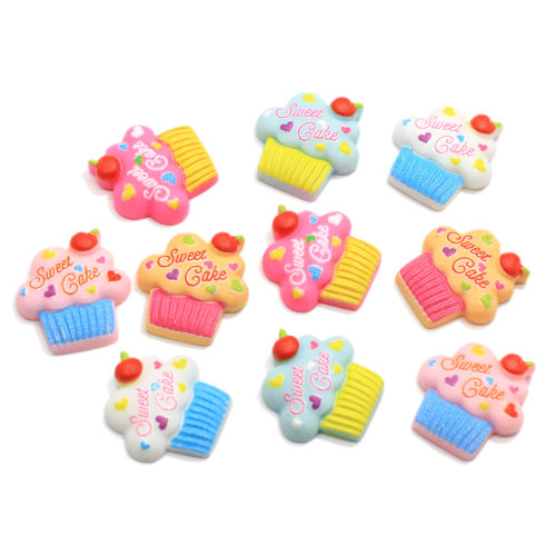 Pastel dulce más caliente fresa Flatback resina decoración artesanía simulación postre comida cabujón de cuentas para niños pinzas para el cabello Diy Deco