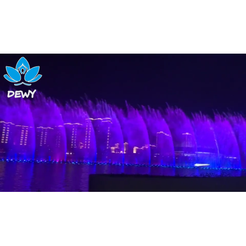 Фаронса дар назди меҳмонхона