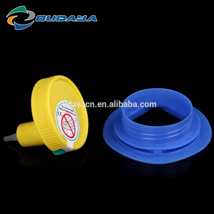 Plastic valve for urinary catheter