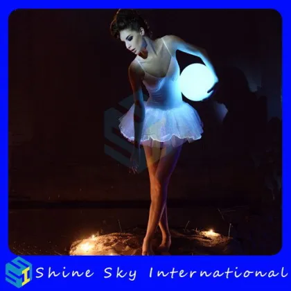 Fashionable Hot Sell Led Light Plus Size White Party Dresses