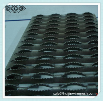 China factory supplier,non slip,metal stair treads,perforated metal type