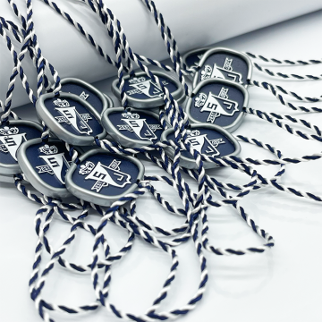 Custom Luxury Cloth Tags with Embossed Logo Plastic Seals and Hang Tags