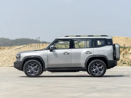 Plug-in hybrid off-road vehicle Jetour ShanhaiT2