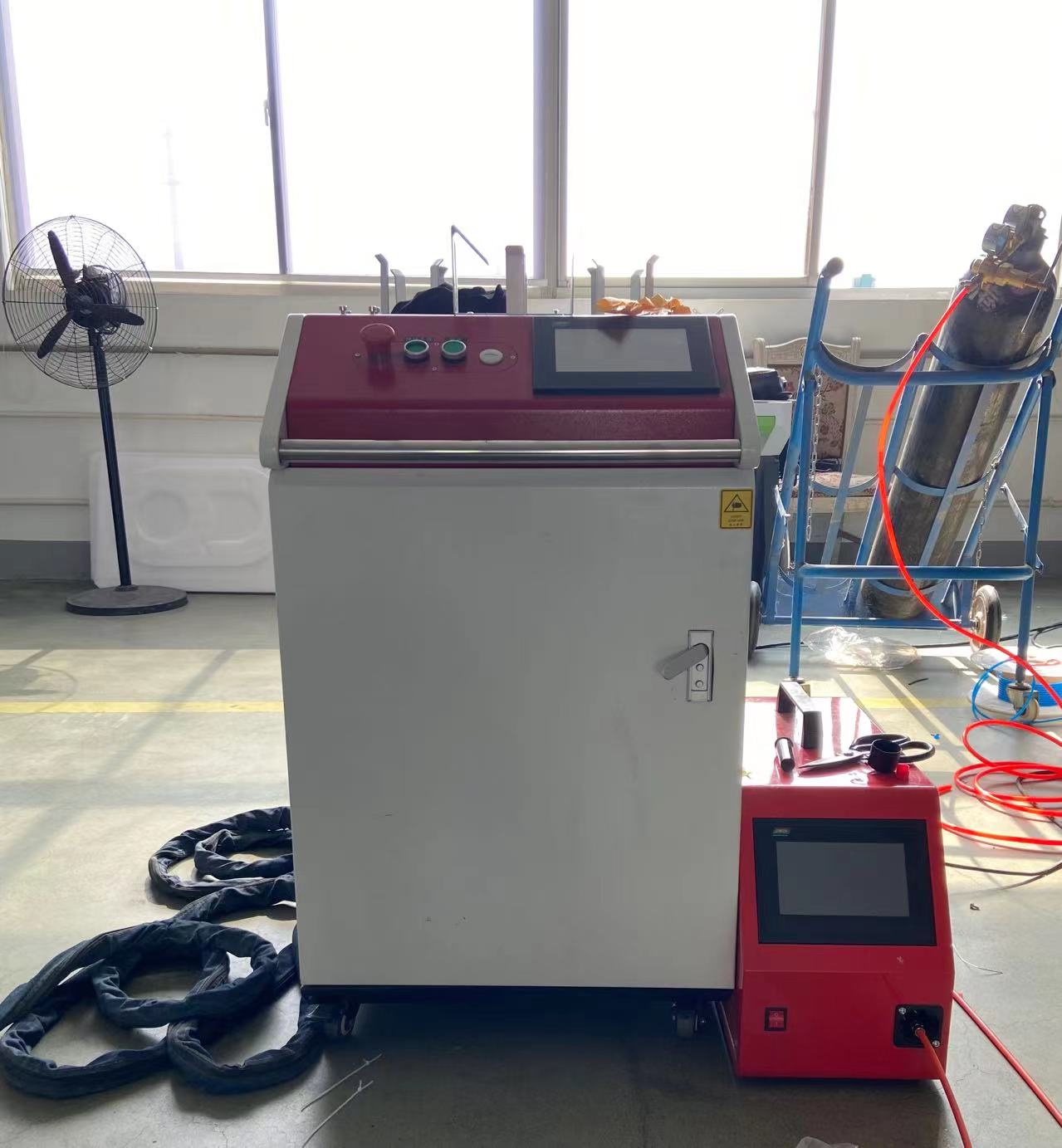 Handheld fiber laser welding machine