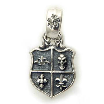 Fancy pirate-ish pendant made of alloy and antique silver plated pendant