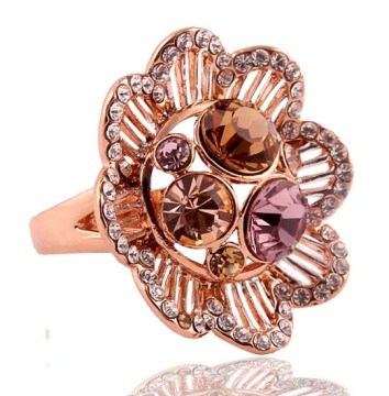 Lovely rose flower diamond ring