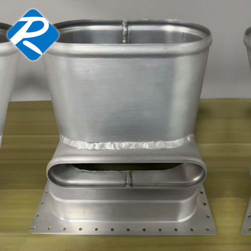 Peças soldadas em chapa metálica (tubos de escape de aeronaves)