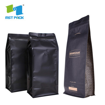 Pochette de sac à fond plat en papier kraft 1kg noir avec valve pour le café