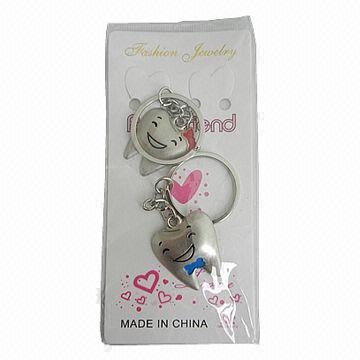 Keychain with Chrome Plating, OEM Orders are Welcome, Made of Zinc Alloy