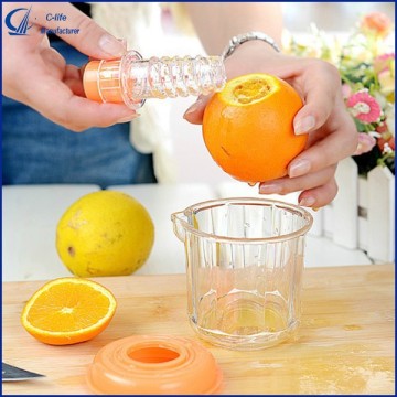 2015 Hot Plastic Lemon Spray Cirtus Squeezer Orange Jucier
