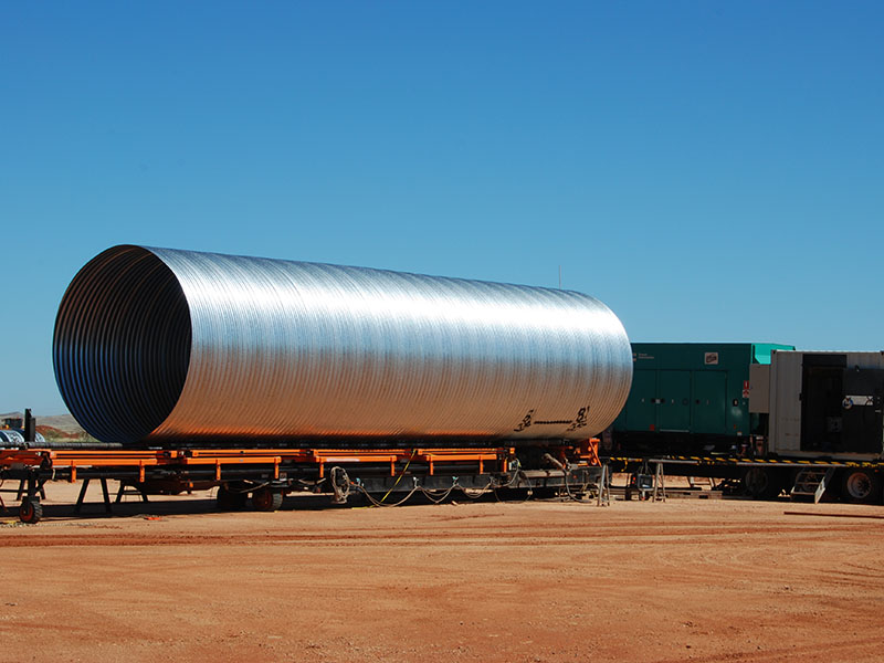 Tubería de alcantarilla de metal corrugado completamente automática que hace la máquina