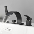 Novo design de banheira de banheira torneira misturadora de bico