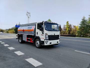 HOWO 8-Ton Fuel Truck