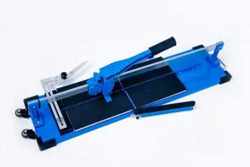 Professional tile cutter with elastic panel