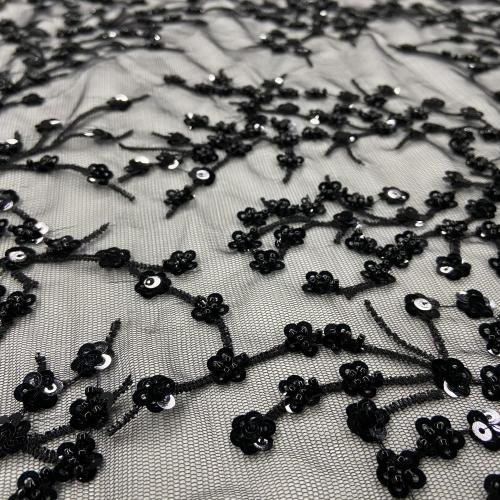 Tissu de broderie de paillettes de fleurs de prunier captivantes