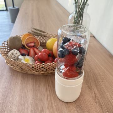 Portable Electric Citrus Squeezer - Mini USB Wireless Orange Lemon Juicer